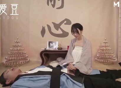 Nữ tu mây mưa với kiếm khách siêu phàm